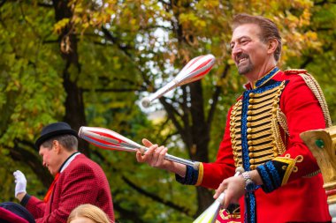 Ekim Festivali 'nin Trachten und Schtzenzug' u, Covid-19 'un Münih, Almanya' da geçirdiği iki yıldan sonra 2022 'de durdu.. 