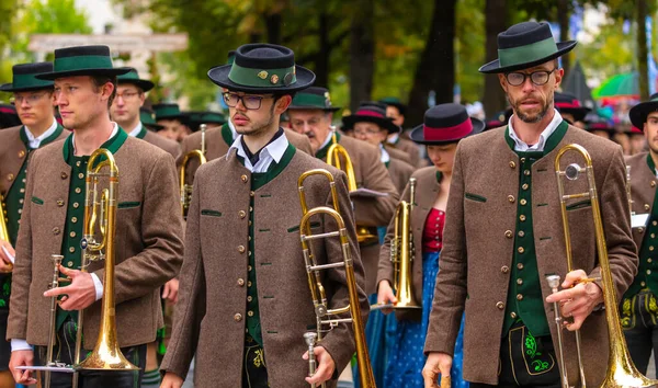 Der Trachten Und Schützenzug Des Oktoberfestes 2022 Nach Der Zweijährigen — Stockfoto