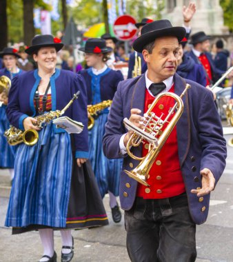 Ekim Festivali 'nin Trachten und Schtzenzug' u, Covid-19 'un Münih, Almanya' da geçirdiği iki yıldan sonra 2022 'de durdu.. 