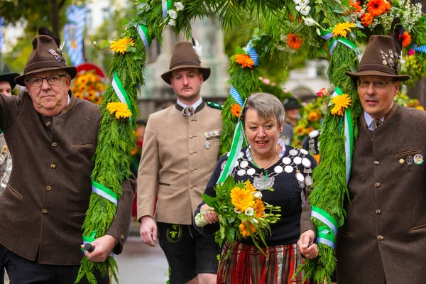 Trachten Und Schtzenzug Oktoberfestu 2022 Dvou Letech Covid Pauza Mnichově — Stock fotografie