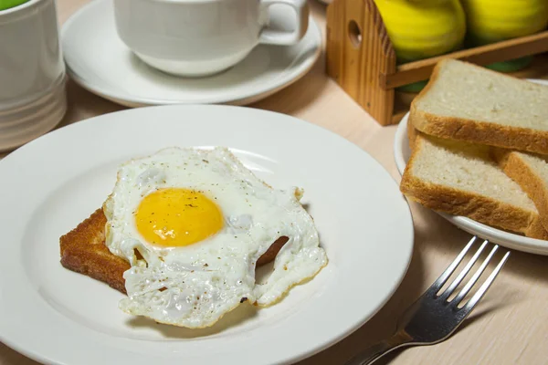 Smažená Vejce Toastu Výborná Výživná Snídaně Stole Svačina Čajem — Stock fotografie