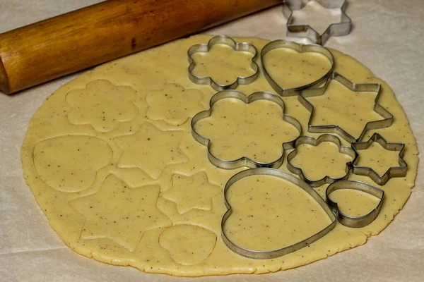 Making Homemade Cookies Cookie Cutters Rolled Dough Making Shortbread Cookies — стоковое фото