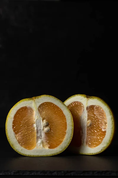 White Grapefruit Black Background Two Halves Grapefruit Citrus Fruit — Stock Photo, Image