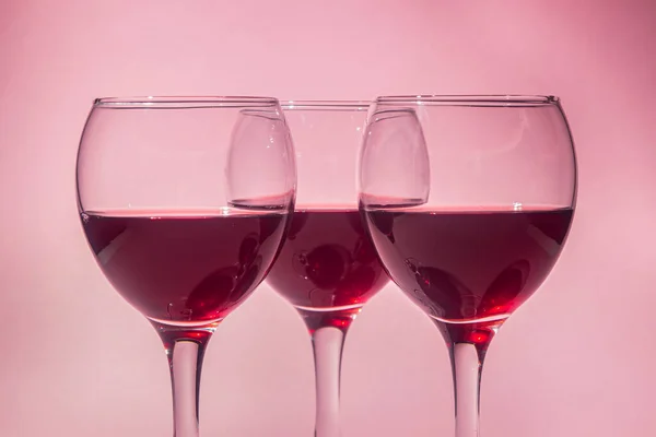 분홍색 배경에는 있습니다 알코올 — 스톡 사진