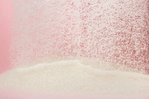Cukier Różowym Tle Cukier Jest Posypany Cukrem Nadmierne Spożycie Cukru — Zdjęcie stockowe