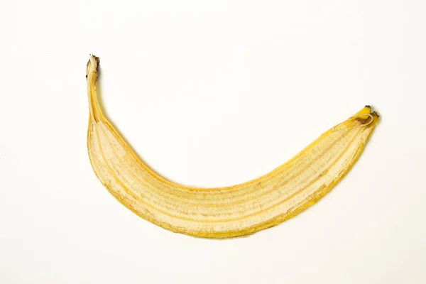 Geschilde Bananenschil Een Witte Achtergrond Vruchtenschillen Biologisch Puin — Stockfoto