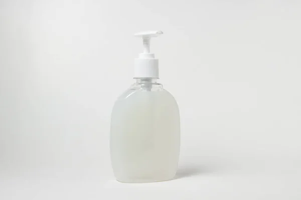 Butelka Białego Mydła Płynie Białym Tle Higiena Osobista Środki Czyszczące — Zdjęcie stockowe