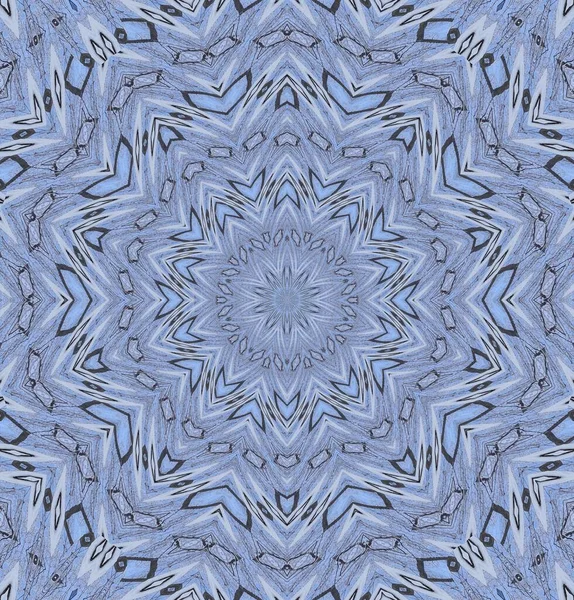 Kışın donmuş şelale. Transcarpathia, Rakhiv bölgesi, Kobiletska Polyana köyü.