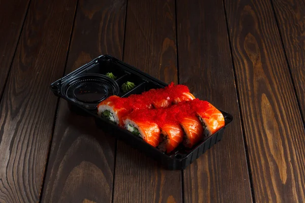 Lebensmitteltrend 2021 Sushi Set Mit Kaviar Rollt Philadelphia Lachs Käse — Stockfoto