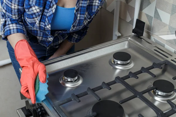 Girl Big Breasts Cleans Kitchen Girl Red Rubber Gloves Washes — Stock Photo, Image