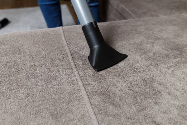 Girl Cleaning Sofa Vacuum Cleaner — Fotografia de Stock