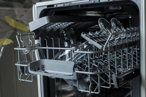 Келихи Вина Шухляді Посудомийної Машини Миття Посуду — стокове фото