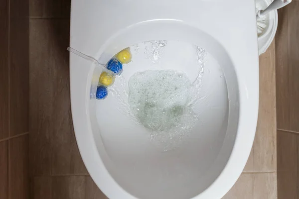 Toilette Von Oben Gesehen Offene Toilette Mit Putzkugeln Lufterfrischer Und — Stockfoto