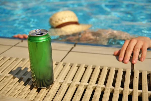 酔っぱらいの溺死drunkning berusad man — Stockfoto