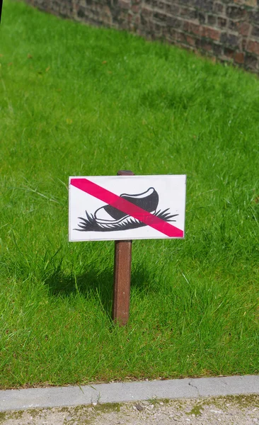 Keep off grass — Stock Photo, Image