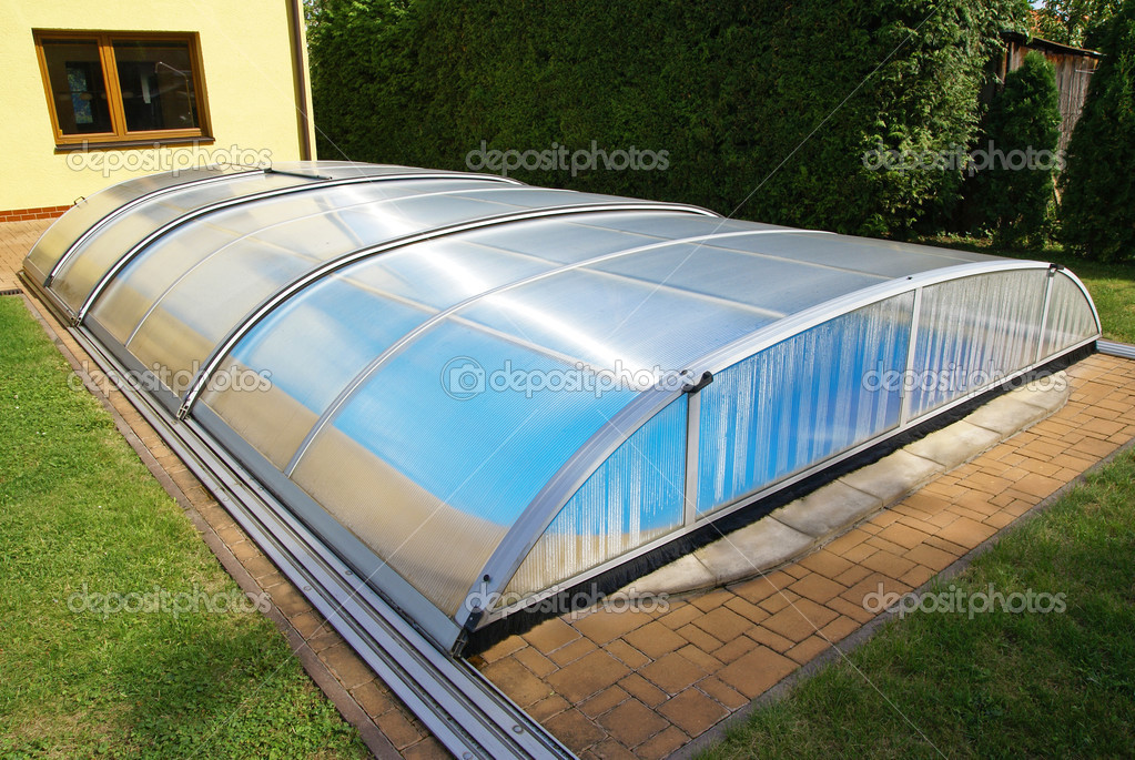 Schwimmbad, Garten, Dach, Schutz — Stockfoto © Susha #48403465 Schwimmbad, Garten, Dach, Schutz — Stockfoto © Susha #48403465