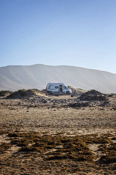 Parking Beach Van Campervan Wild Camping Motorhome Concept Road Trip — Stock Photo, Image