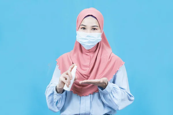 Portré Fiatal Gyönyörű Ázsiai Muszlim Hagyományos Ruha Visel Orvosi Arc — Stock Fotó