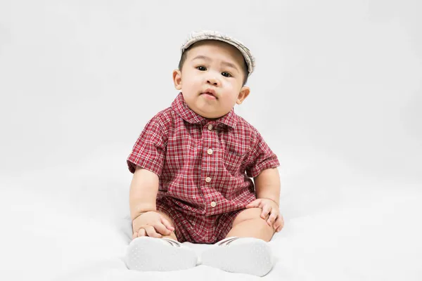 Schattig Maanden Kleine Aziatische Baby Jongen Casual Outfit Hoed Zitten — Stockfoto