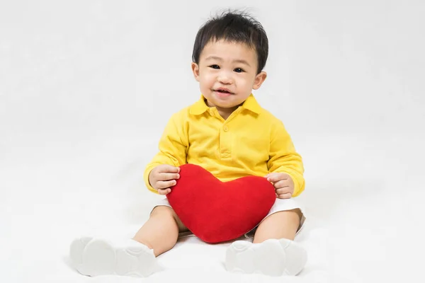 Asiatischer Süßer Junge Von Etwa Einem Jahr Gelbem Hemd Sitzend — Stockfoto