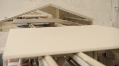 Boyama Sürecinden Buharlı Seramik Döşemeler Yavaş Hareketten Çıkıyor