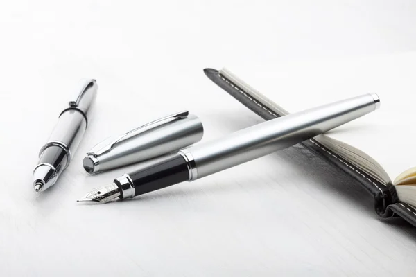 Gümüş dolmakalem ve roller kalem