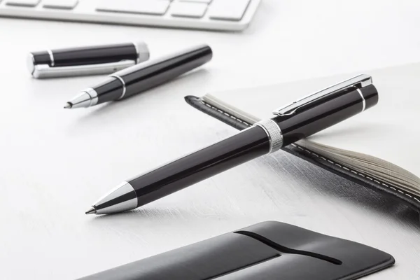 Black ball pen and roller pen — Stock Photo, Image