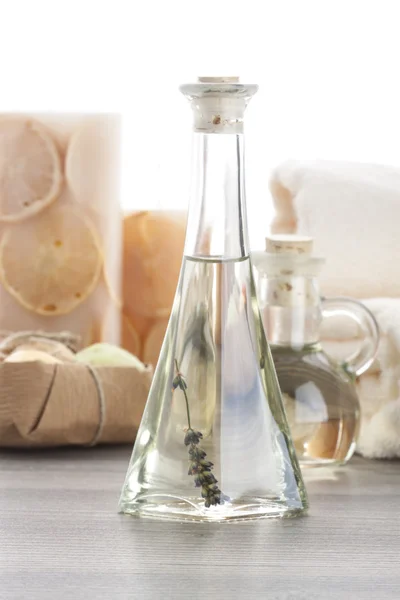 Lavanta masaj yağı ile turuncu mumları