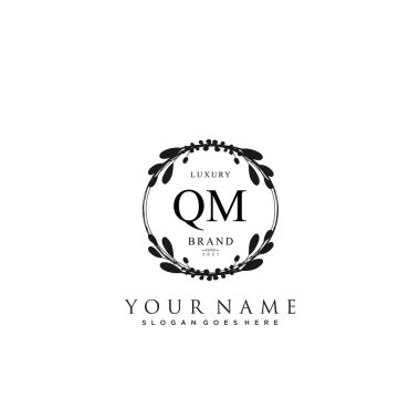 İlk QM güzellik monogramı ve zarif logo tasarımı, ilk imzadan oluşan el yazısı logosu, düğün, moda, çiçek ve yaratıcı şablona sahip botanik..