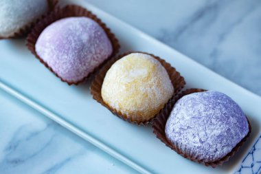 Daifuku, Japon şekerlemesi, yuvarlak şekilli.