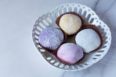 Daifuku, Japon şekerlemesi, yuvarlak şekilli.