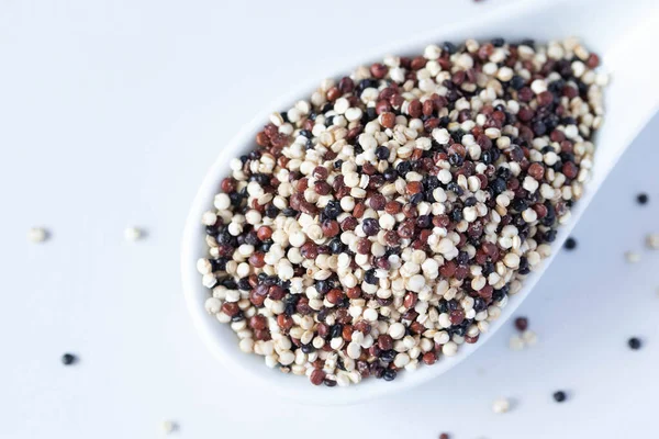 Quinoa Een Witte Lepel Gezonde Vrienden Maaltijd — Stockfoto