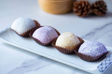 Daifuku, Japon şekerlemesi, yuvarlak şekilli.