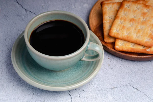 Hot Black Coffee Green Coffee Cup Crackers — Stockfoto