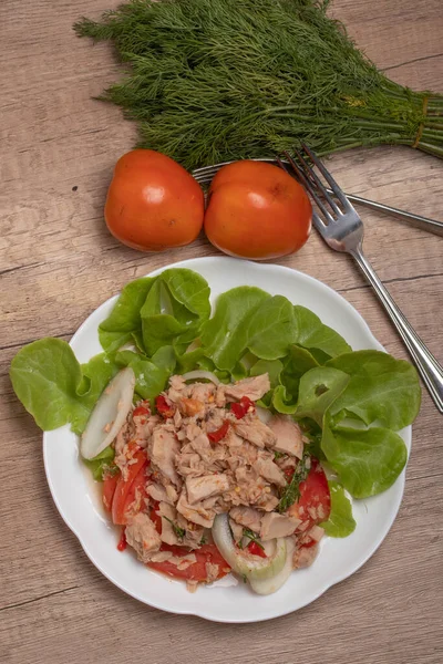 Spicy Tuna Salad White Plate — Zdjęcie stockowe