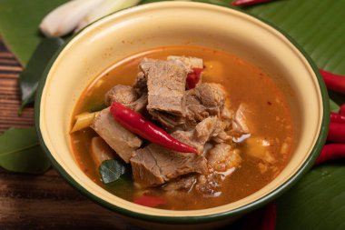 Spicy Braised Pork Tom Yum, Thai food