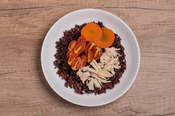 Riceberry Rice Boiled Chicken Tomatoes Carrots Healthy Food — Stock Photo, Image