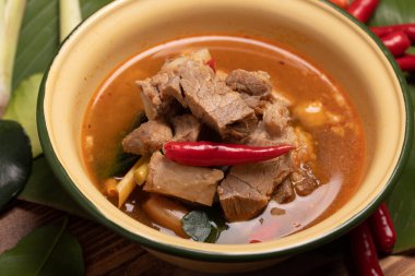 Spicy Braised Pork Tom Yum, Thai food