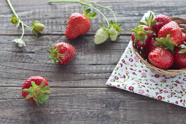 Fresas en cesta — Foto de Stock