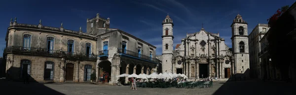Plaza de la catedral - havana, Küba - Ocak 30,2011 — Stok fotoğraf
