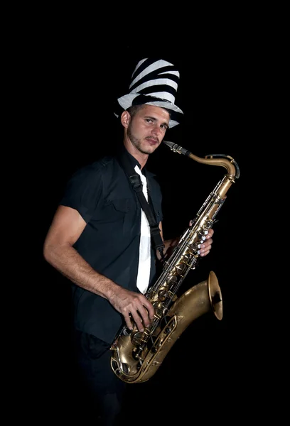 Saksofonista na białym tle — Zdjęcie stockowe