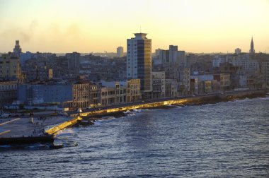 Gün batımında Havana manzarası