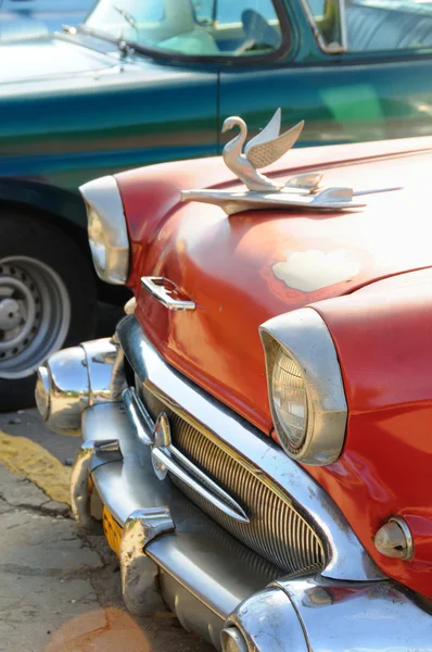 Vintage klasszikus amerikai autó chevorolet. Havanna - 2008 október 26.. — Stock Fotó