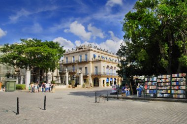 Plaza de armas eski Havana, Küba. Mart 2009