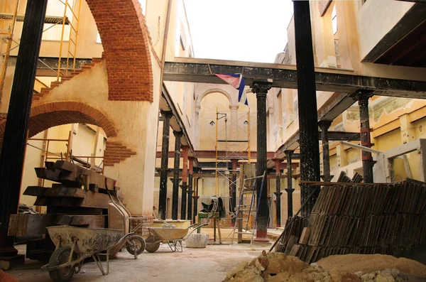 Gebäude-Interieur in alten havana, kuba — Stockfoto