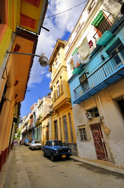 Oud havana kleurrijke gevels — Stockfoto