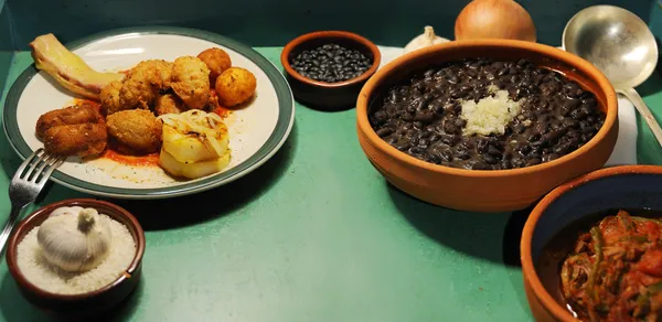 Typowe dania kuchni kubańskiej — Zdjęcie stockowe