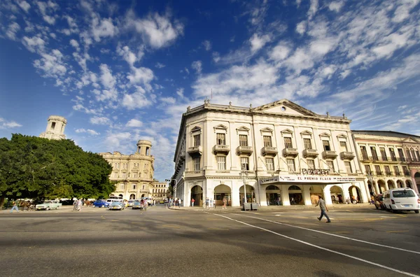 Ciudad de La Habana y edificio de cine Payret. Dic 2009 — Foto de Stock