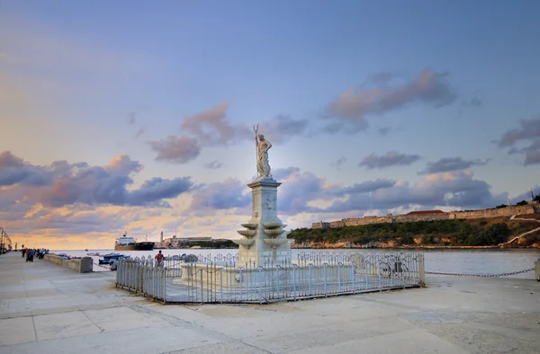 Havana defne girişinde Neptün heykeli — Stok fotoğraf