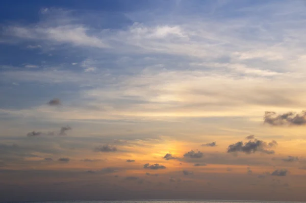 Solnedgång himmel bakgrund — Stockfoto